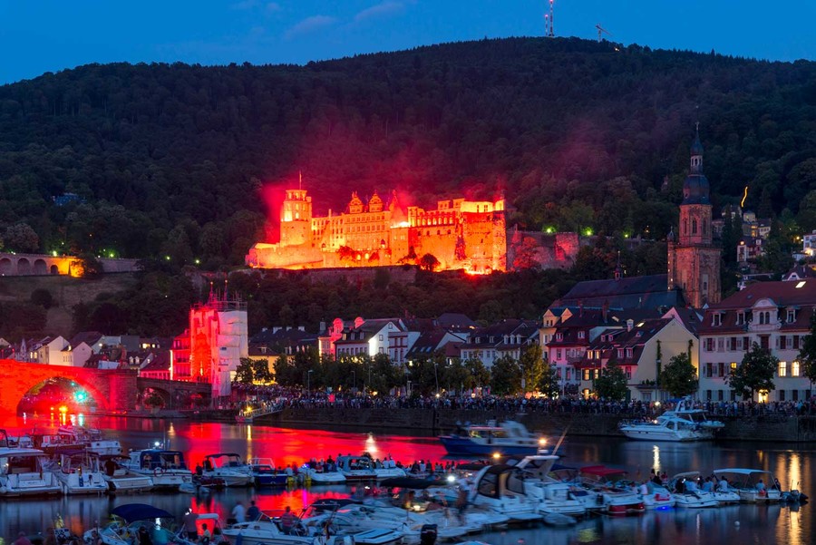 Die Heidelberger Schlossbeleuchtung erinnert mehrmals im Sommer an die Zerstörung 1693. 